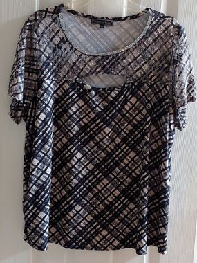 Vintage Rose Black & Cream Plaid Short Sleeve Top